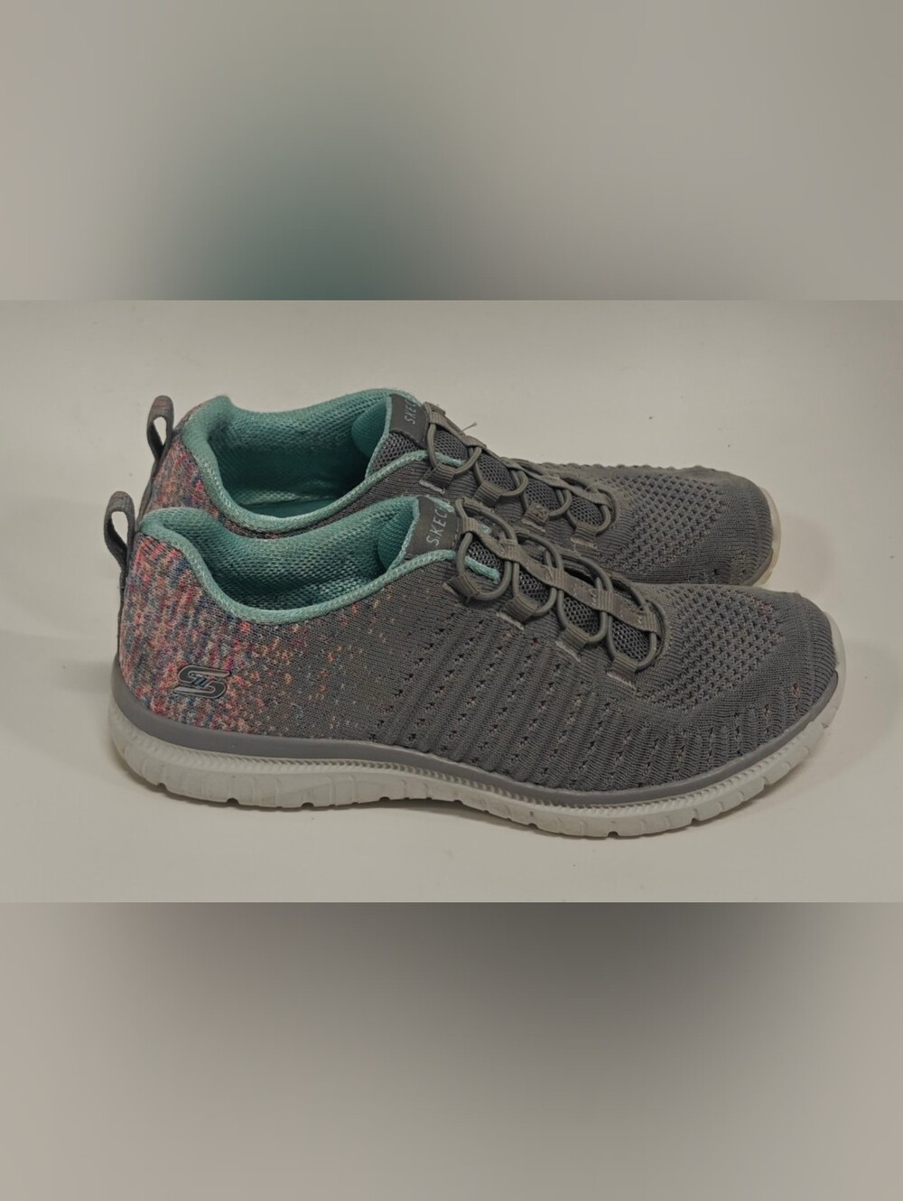 Skechers Virtue Memory Foam Womens Size 7 Gray Slip On Sneakers